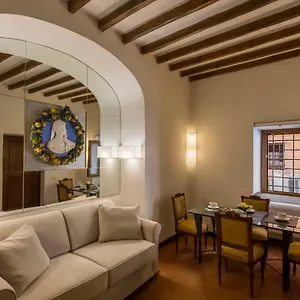 https://luxury-apartment-piazza-navona.it-romehotels.com